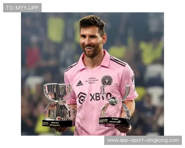 迈阿密国旗飘满看台，梅西举杯创个人第47冠里程碑